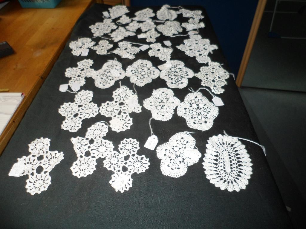 gehaakte kleedjes dmc garen, Antiek en Kunst, Ophalen of Verzenden