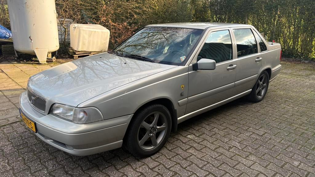 Volvo S70 2.4, Zwart, 1465 kg, 75 €/maand, 2435 cc