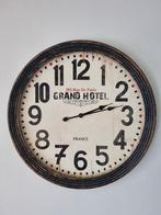 Rustieke Wandklok - Grand Hotel Rue de Paris, Huis en Inrichting, Woonaccessoires | Klokken, Ophalen, Wandklok