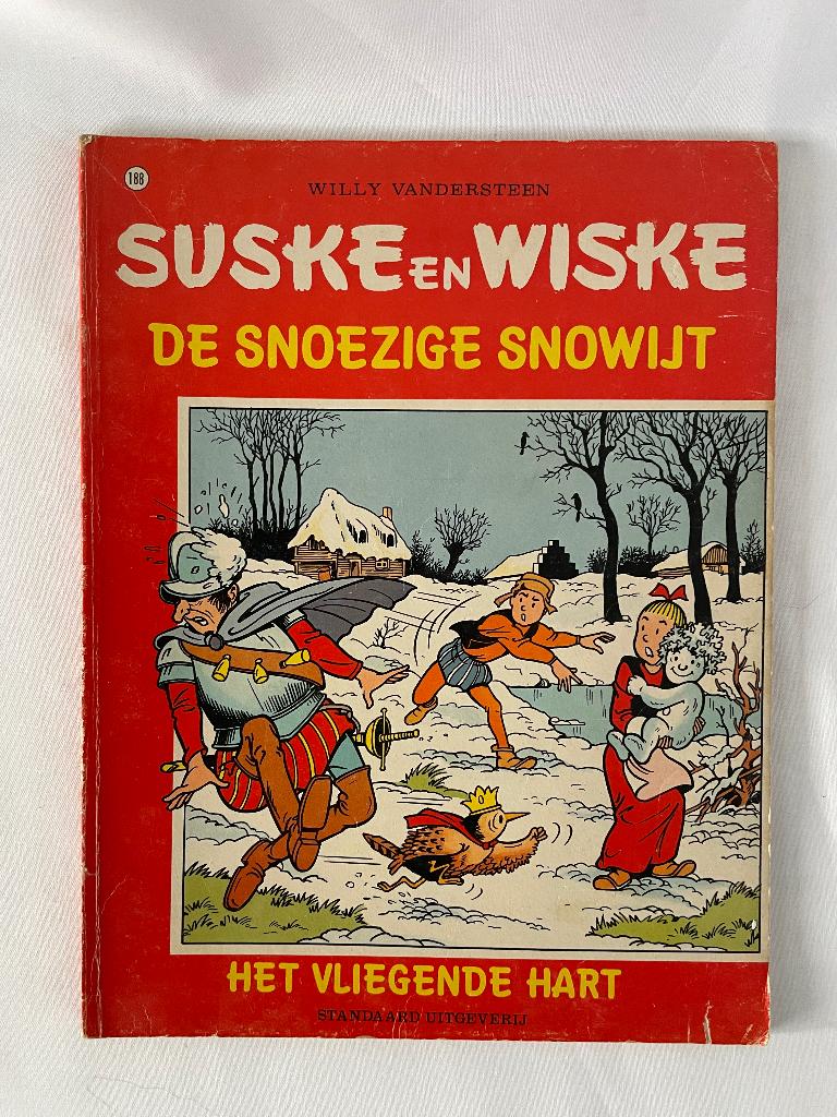 Suske en Wiske – De Snoezige Snowijt & Het vliegende hart., Boeken, Gelezen, Willy Vandersteen, Eén stripboek, Ophalen of Verzenden