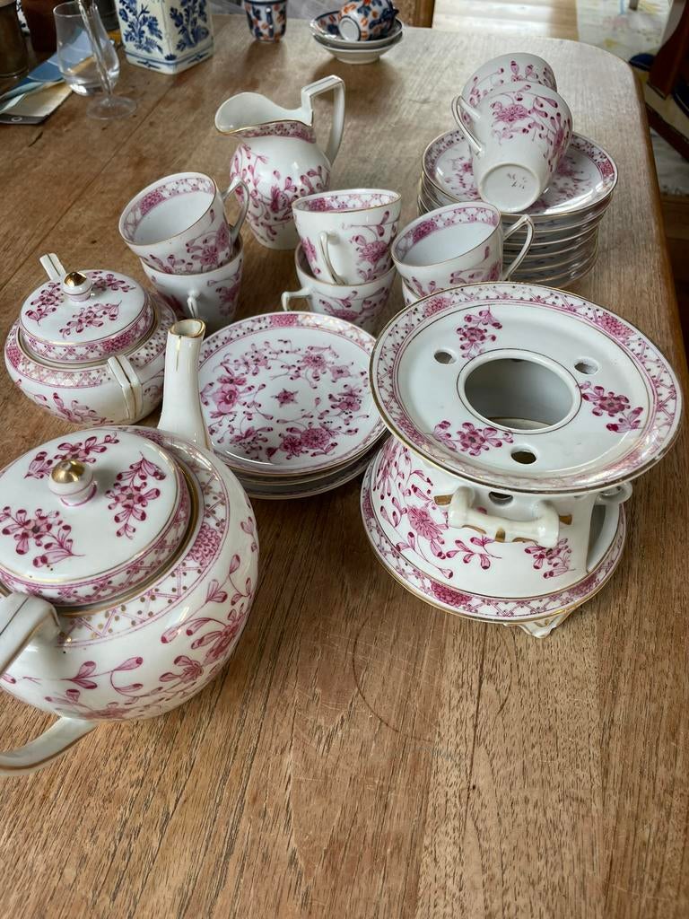 Antiek porseleinen  theeservies-‘indian rose’., Ophalen
