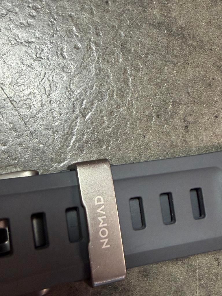 Nomad Apple Watch Rocky point bandje, Ophalen of Verzenden, Gebruikt, Zwart