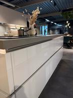 Showroomkeuken hoogglans wit met composiet werkblad, Huis en Inrichting, Ophalen, Wit, Composiet, Hoogglans of Gelakt