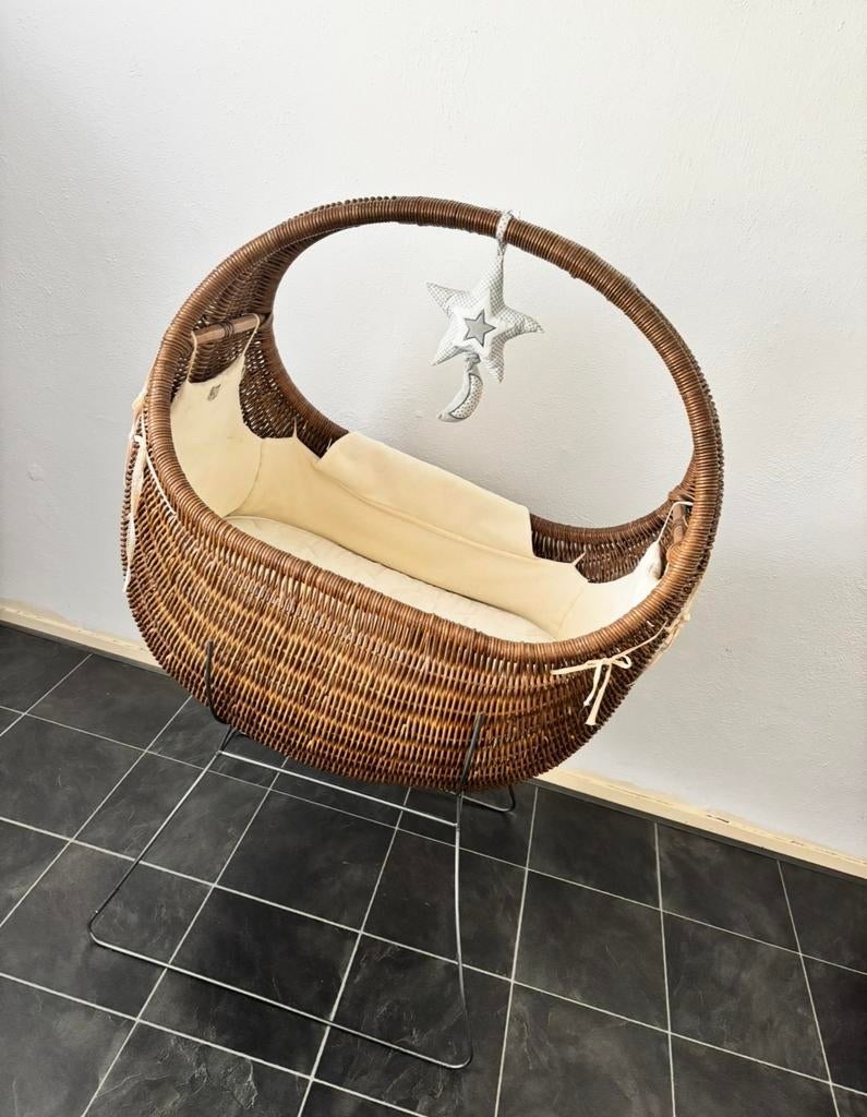 Celine wieg baby rotan met beddengoed, Kinderen en Baby's, Babywiegjes en Ledikanten, Ophalen, Zo goed als nieuw, Wieg