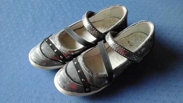 Twins schoenen meiden/ dames maat 38 beschikbaar voor biedingen