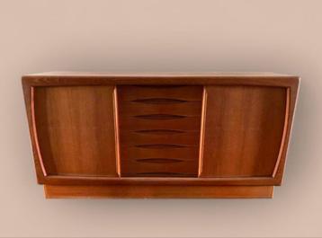 Deens vintage jaren 60 teak Dyrlund sideboard dressoir  beschikbaar voor biedingen