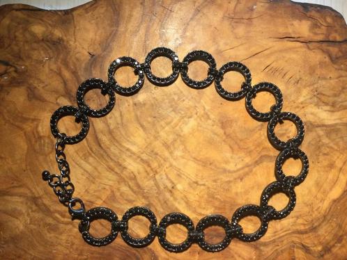 Zwarte choker ketting, Sieraden, Tassen en Uiterlijk, Kettingen, Gebruikt, Overige materialen, Zwart, Met hanger, Met strass, Ophalen of Verzenden