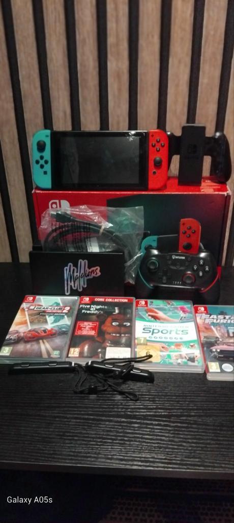 Nintendo Switch Compleet Pakket, Spelcomputers en Games, Spelcomputers | Nintendo Switch, Zo goed als nieuw, Switch Original, Met 3 controllers of meer