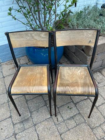 Superleuke Industriële vintage stoelen. beschikbaar voor biedingen
