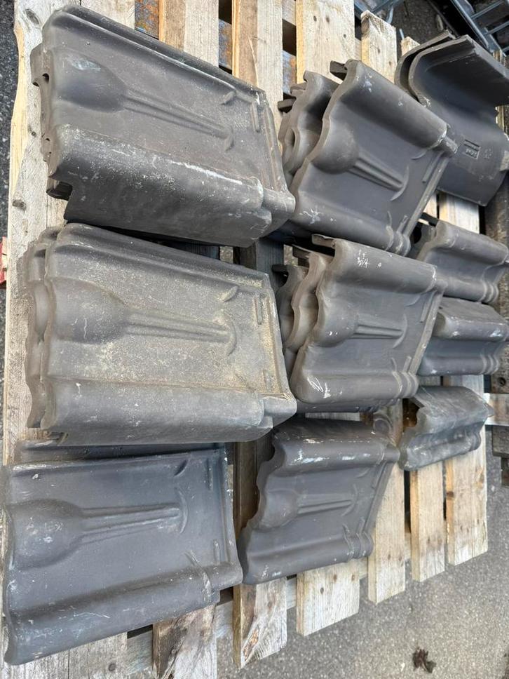 Gevel kruispannen blauw gesmoord Monier, Doe-het-zelf en Verbouw, Dakpannen en Dakbedekking, Zo goed als nieuw, Dakpannen, Steen of Klei