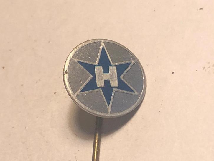 Metalen HENSCHEL AUTOMERK Speld (Blauw/Wit/Aluminiumkleur)., Verzamelen, Speldjes, Pins en Buttons, Zo goed als nieuw, Speldje of Pin