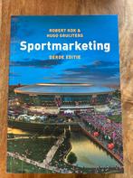 Sportmarketing - Robert Kok & Hugo Gruijters, Ophalen of Verzenden, Gelezen, Economie en Marketing