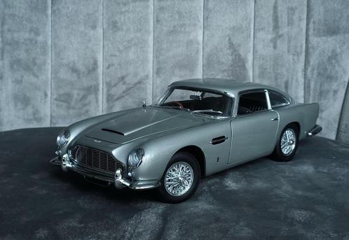 1:18 AutoArt - Aston Martin DB5 (Performance serie), Hobby en Vrije tijd, Modelauto's | 1:18, Gebruikt, Auto, Autoart, Ophalen of Verzenden