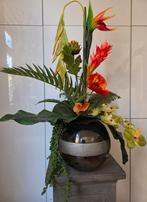 Zgn tropisch bloemstuk met prachtige kunstbloemen incl vaas, Ophalen of Verzenden, Zo goed als nieuw