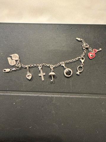 Zilveren Armbandje met Bedels beschikbaar voor biedingen
