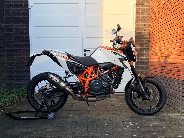 KTM 690 Duke R, 2013, Akrapovič, A2 op kenteken, Motoren, Motoren | KTM, Particulier, Naked bike, meer dan 35 kW, Minimaal motorrijbewijs A2