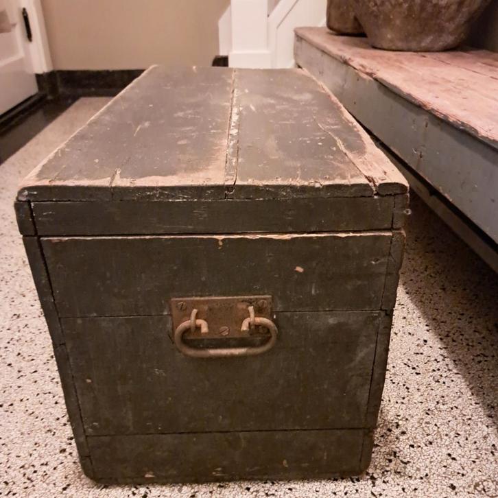 Oude houten kist, Antiek en Kunst, Antiek | Woonaccessoires, Ophalen