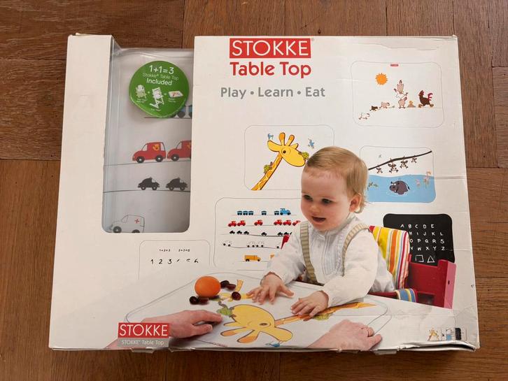 Stokke table top met bijbehorende placemats, Kinderen en Baby's, Kinderstoelen, Zo goed als nieuw, Ophalen of Verzenden