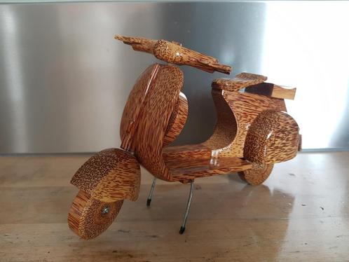 Schaalmodel Vespa scooter Kokoshout Vintage, Hobby en Vrije tijd, Modelbouw | Auto's en Voertuigen, Zo goed als nieuw, Overige typen