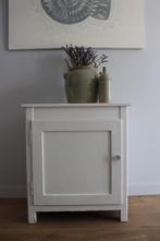 Oud brocante kastje off white *Pronck & Praal*, Ophalen