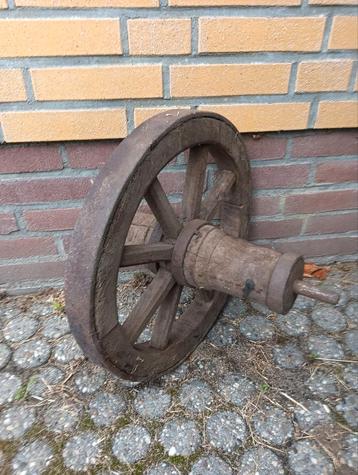 Antieke Karrenwiel, doorsnee 43 cm beschikbaar voor biedingen