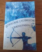 M. Uyldert - 1 Kosmische samenhangen, Ophalen of Verzenden, Zo goed als nieuw, Astrologie, Achtergrond en Informatie