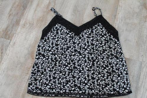 Mooie top voor een (jonge)dame, Kleding | Dames, Tops, Zo goed als nieuw, Maat 36 (S), Zwart, Zonder mouw, Ophalen of Verzenden