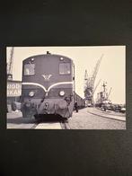 Foto diesellocomotief NS 2276 te Amsterdam-Oost (±1965), Ophalen of Verzenden, Zo goed als nieuw, Trein, Kaart of Prent