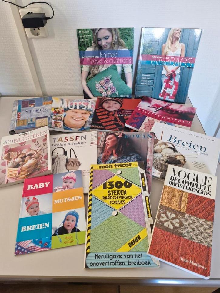 Heel veel breiboeken: breisteken, breipatronen, mutsen etc., Hobby en Vrije tijd, Breien en Haken, Zo goed als nieuw, Haken, Patroon of Boek