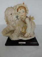 Beeldje van G. Armani - Meisje met hond, Ophalen of Verzenden, Zo goed als nieuw, Mens