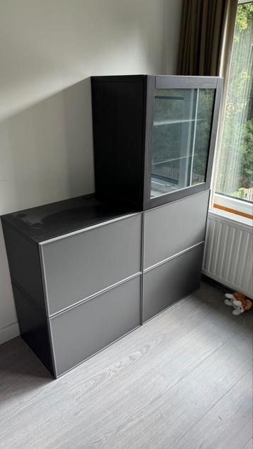 Ikea wandkasten beschikbaar voor biedingen