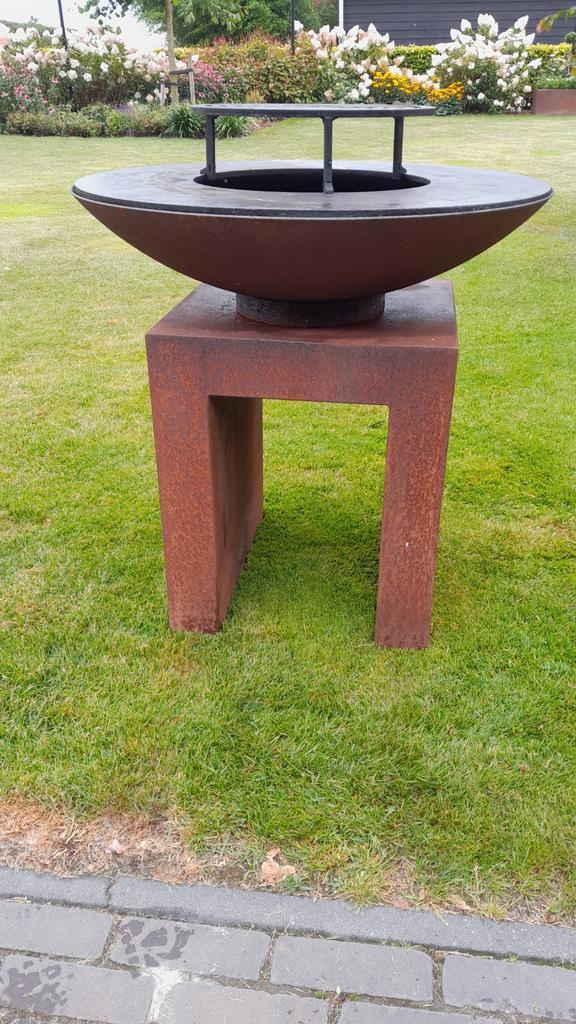 Cortendtaal BBQ - Stijlvolle Buitenkeuken, Tuin en Terras, Vuurkorven, Zo goed als nieuw, Vuurkorf, Ophalen