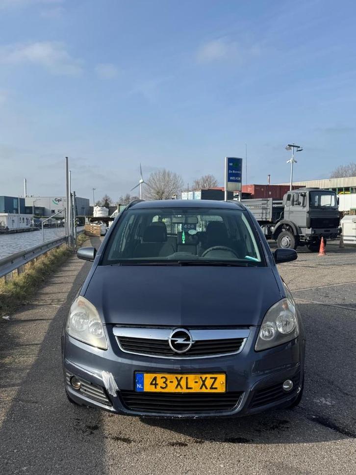 Opel Zafira 1.8 2007 Grijs, Auto's, Opel, Particulier, Zafira, Benzine, Euro 4, D, MPV, Handgeschakeld, Origineel Nederlands, Zilver of Grijs