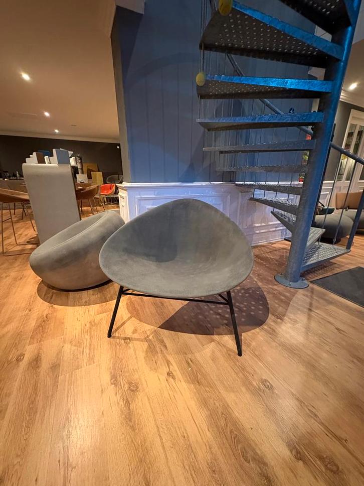 Mooie grijze stoel, Huis en Inrichting, Fauteuils, Zo goed als nieuw, Ophalen