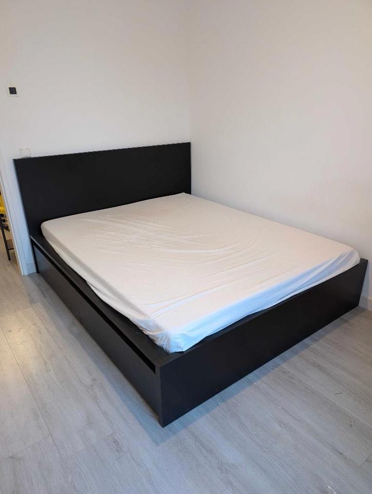 Ikea Malm Bed with two storage boxes and memory foam mattres, Huis en Inrichting, Slaapkamer | Bedden, Zo goed als nieuw, Tweepersoons