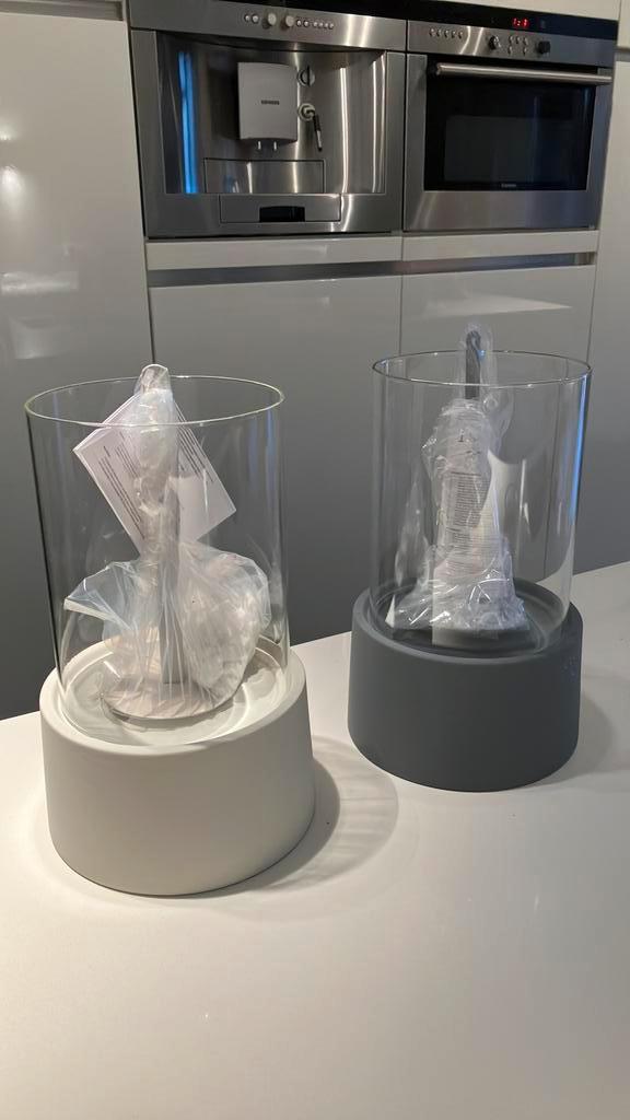 Tafel Gusta bio-ethanol haard 1x beige 1x grijsnieuw, Huis en Inrichting, Haarden, Nieuw, Overige soorten, Ophalen