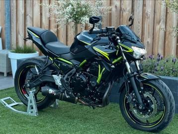 Kawasaki Z650 NIEUWSTAAT. Veel accessoires beschikbaar voor biedingen