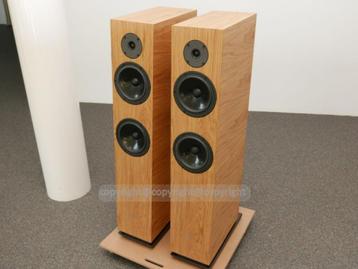 Pylon Audio Prestige Diamond 28 Oak. beschikbaar voor biedingen