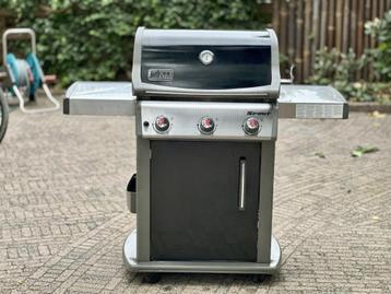 Weber Spirit 320 met hoes en braadspit beschikbaar voor biedingen