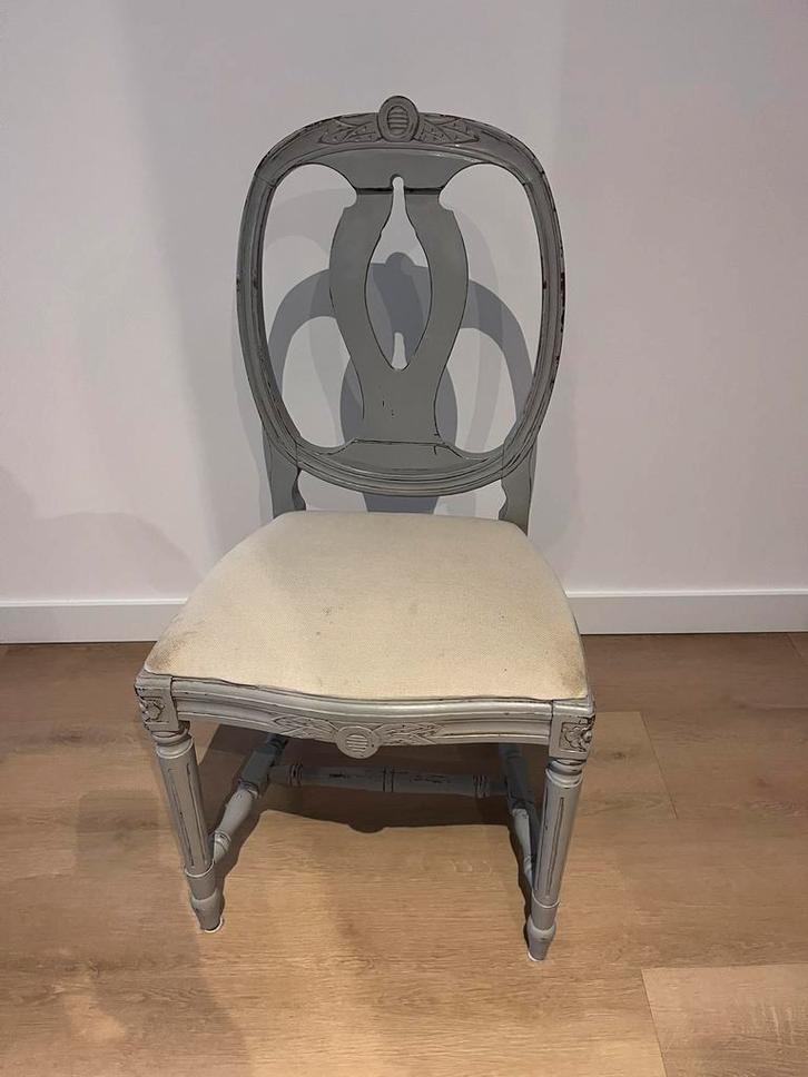 Gustav-stijl stoel Flamant – nette staat, Huis en Inrichting, Stoelen, Zo goed als nieuw, Eén, Hout, Grijs, Ophalen
