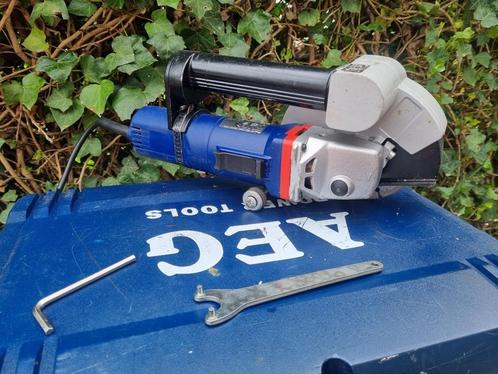 AEG Milwaukee Sleuvenfrees, Doe-het-zelf en Verbouw, Gereedschap | Handgereedschap, Zo goed als nieuw, Ophalen of Verzenden