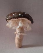 Prachtige grote brocante wattenpop paddenstoel met kant, Ophalen of Verzenden