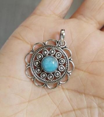 925 zilveren hanger met natuurlijke Larimar steen beschikbaar voor biedingen