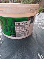 te koop 4 kg witte pasta tegel lijm  volle emmer, Overige materialen, Wandtegels, 10 m² of meer, Minder dan 20 cm