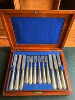 mahonie kistje met verzilverd bestek, Antiek en Kunst, Ophalen