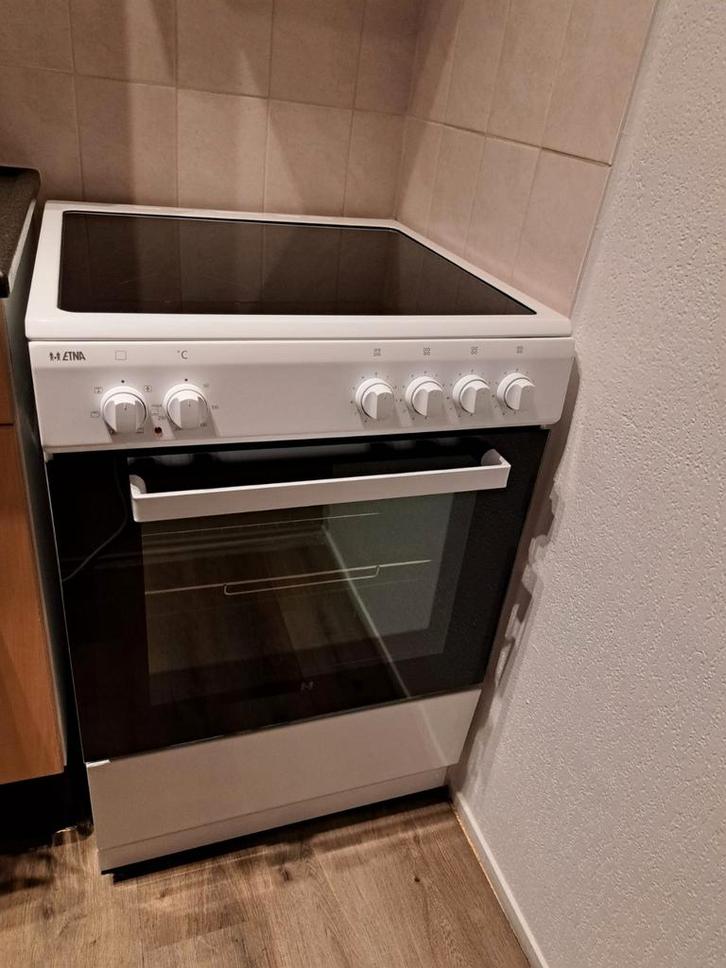 Etna Elektrisch Fornuis - Goed Onderhouden, Witgoed en Apparatuur, Fornuizen, Zo goed als nieuw, Vrijstaand, Elektrisch, 4 kookzones