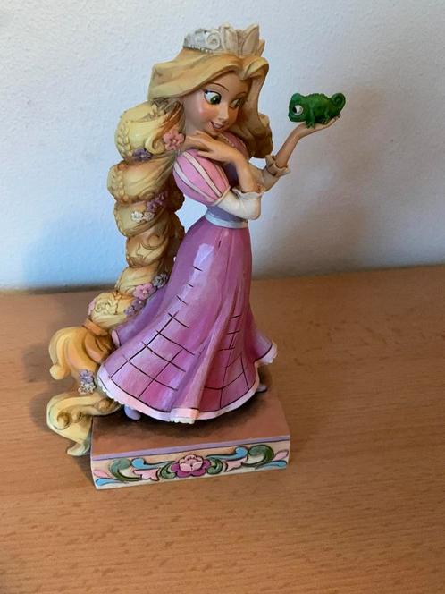 Rapunzel en pascal ( tangled) traditionele showcase, Verzamelen, Disney, Beeldje of Figuurtje, Ophalen