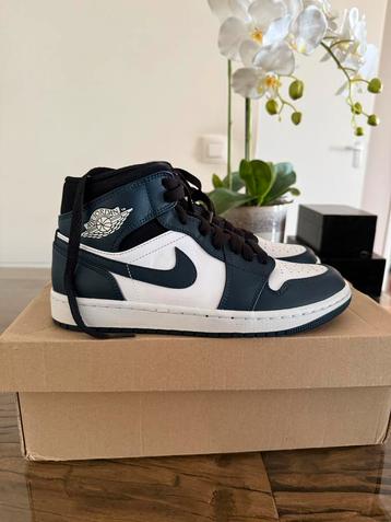 Jordan 1 Mid Armory Navy 40 beschikbaar voor biedingen