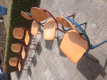 Vintage loods 5 interieur stoelen beschikbaar voor biedingen