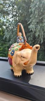Vintage theepot, olifant, bamboe hengsel., Ophalen of Verzenden, Zo goed als nieuw, Dier